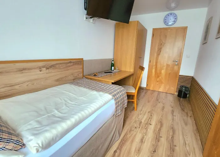 Kuerrenberg מלון 3*