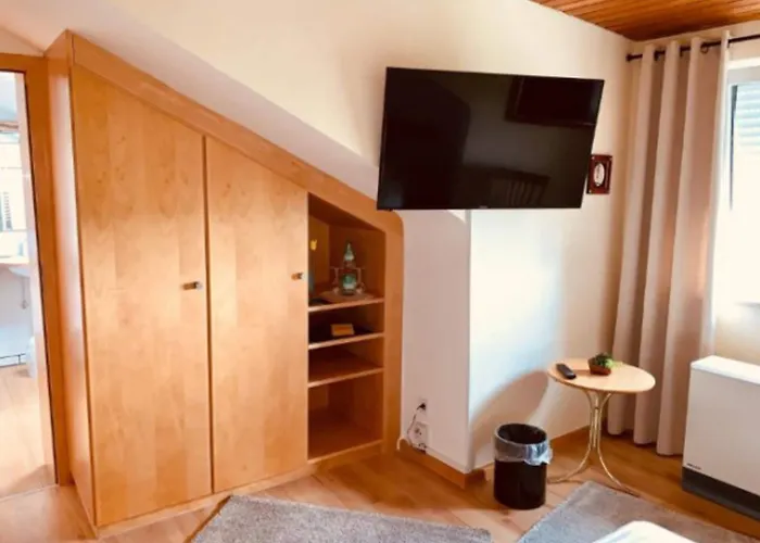 Kuerrenberg מלון