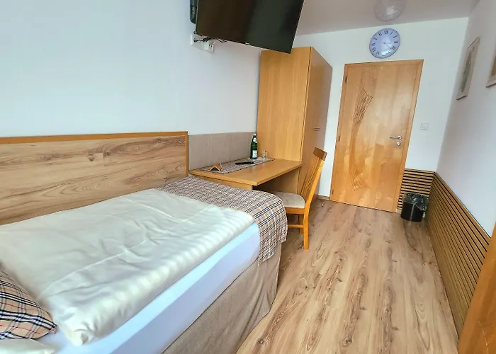 Kuerrenberg מלון